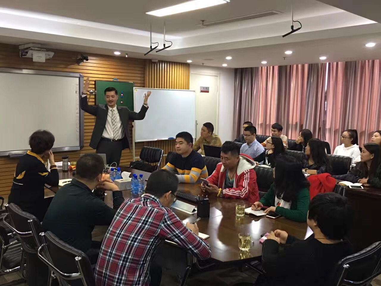 第一场1.jpg 第一场1.jpg